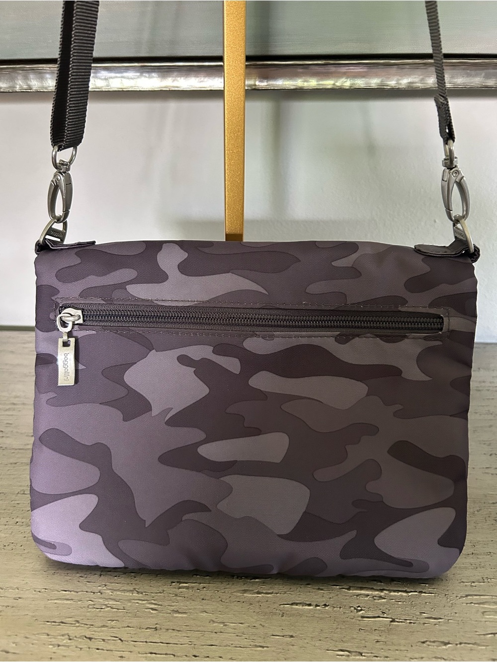 Baggallini Purple Camo Crossbody Messenger Bag NWOT 9.5x7.5 - Picture 7 of 13